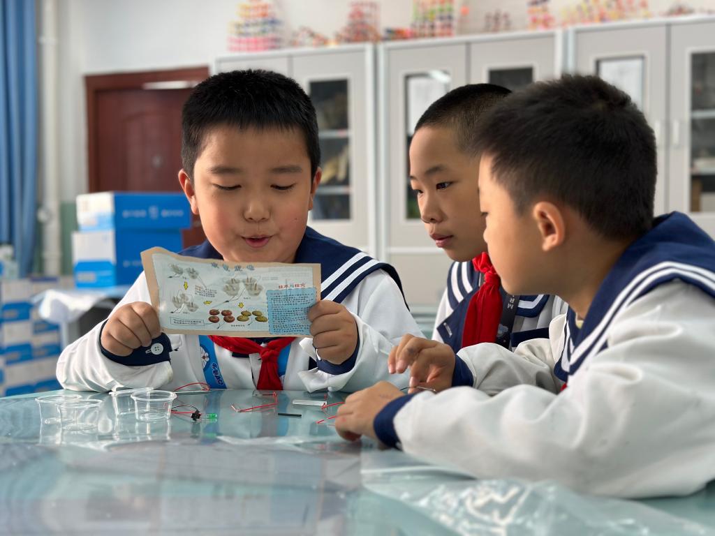 科普助力“双减” 点亮精彩童年