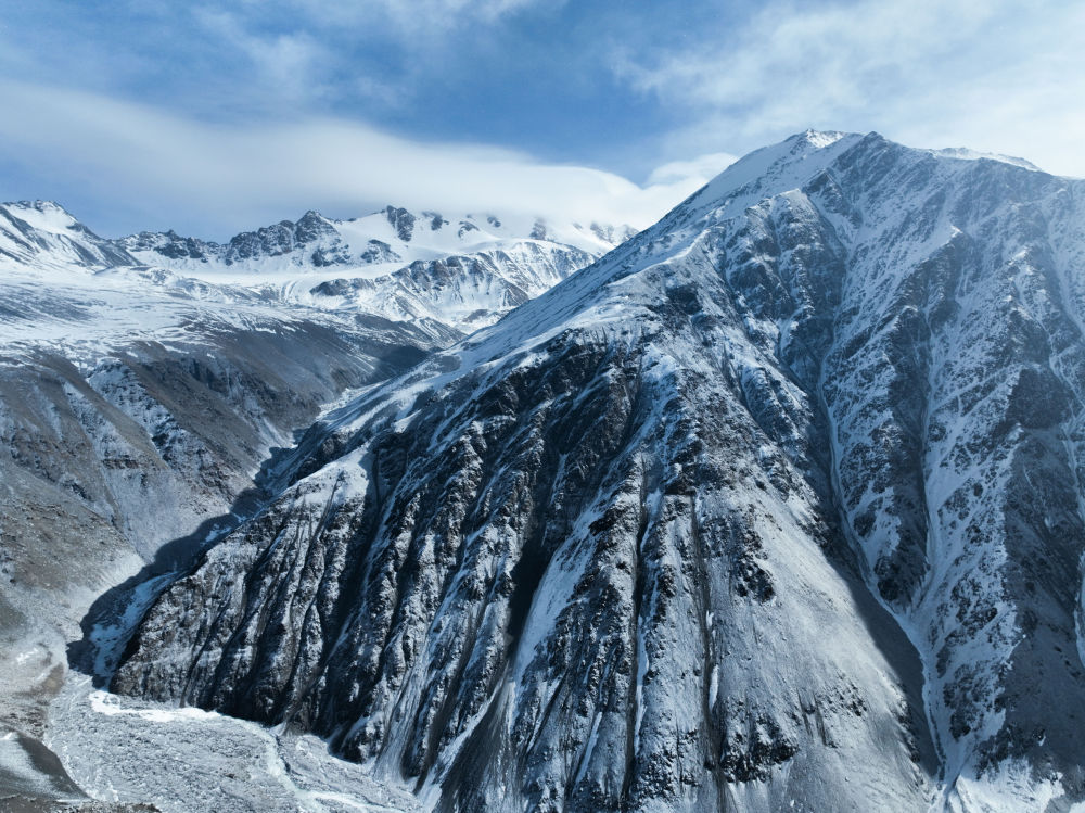 青海门源：冬日岗什卡雪峰