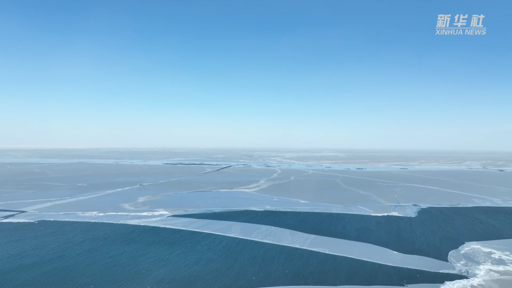 冰封青海湖