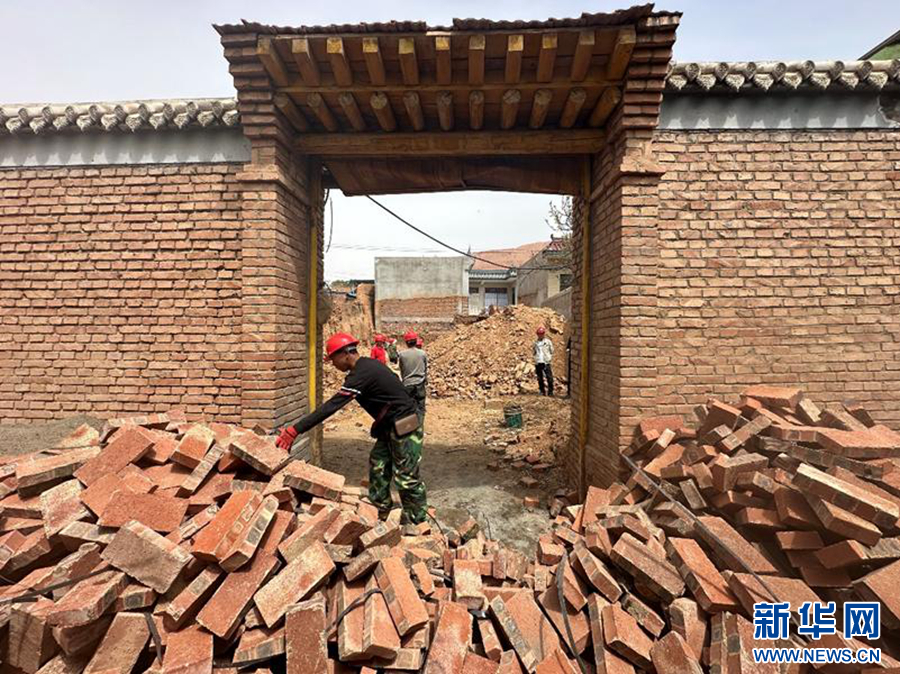青海海东：震后房屋修复工作陆续进