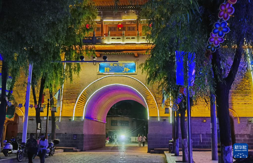 解码文化自信的城市样本丨同心同德润高原——解码“金色谷地”同仁的文化自信样本-新华网